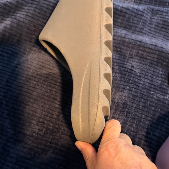 Yeezy Gray Slide Sandals - Picture 5 of 5